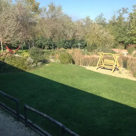 Lovas Zugoly Bed & Breakfast Csabdi
