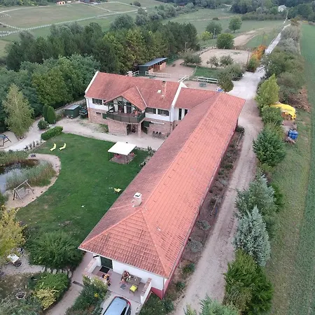Lovas Zugoly Bed & Breakfast